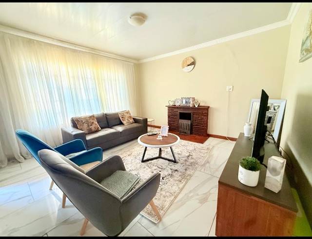 3 BEDROOM HOUSE FOR SALE IN VANDERBIJLPARK CW 2